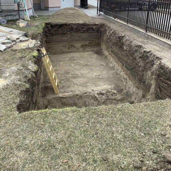 Épített aknás műanyag medence_1