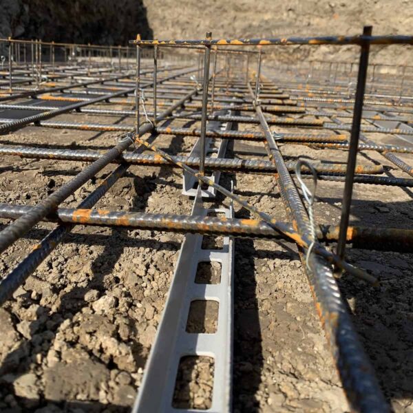 Saroklépcsős medence fedéssel_1