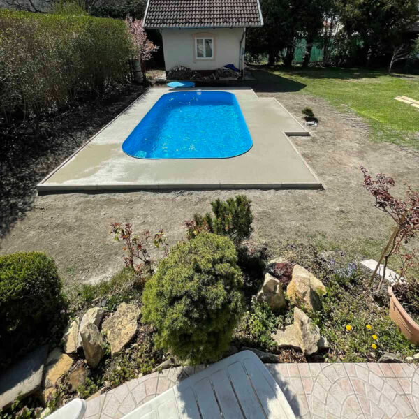 Ovális műanyag medence_ref