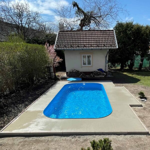 műanyag medence_ref